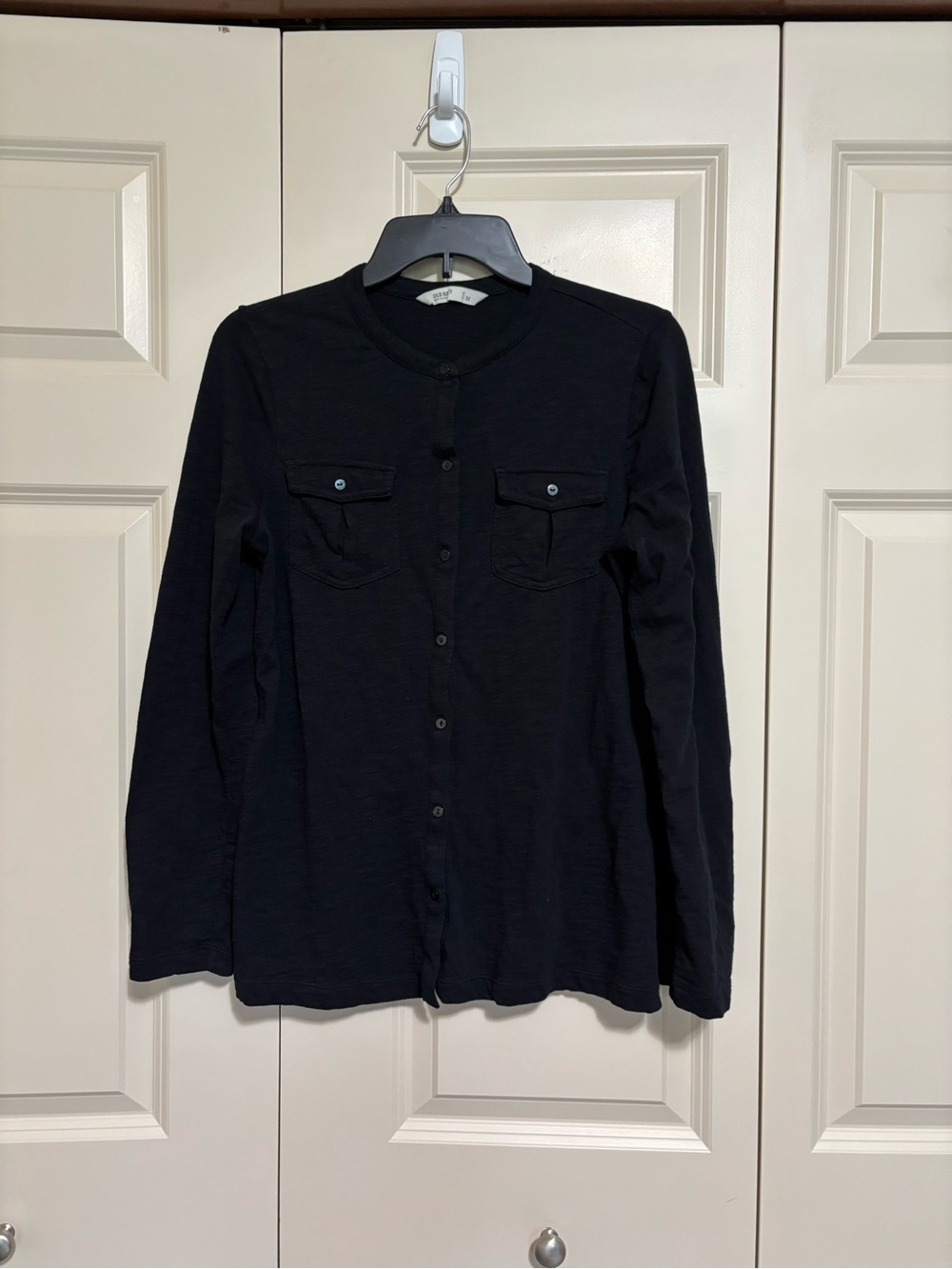 Old Navy Black Long-Sleeve Button-Up Shirt